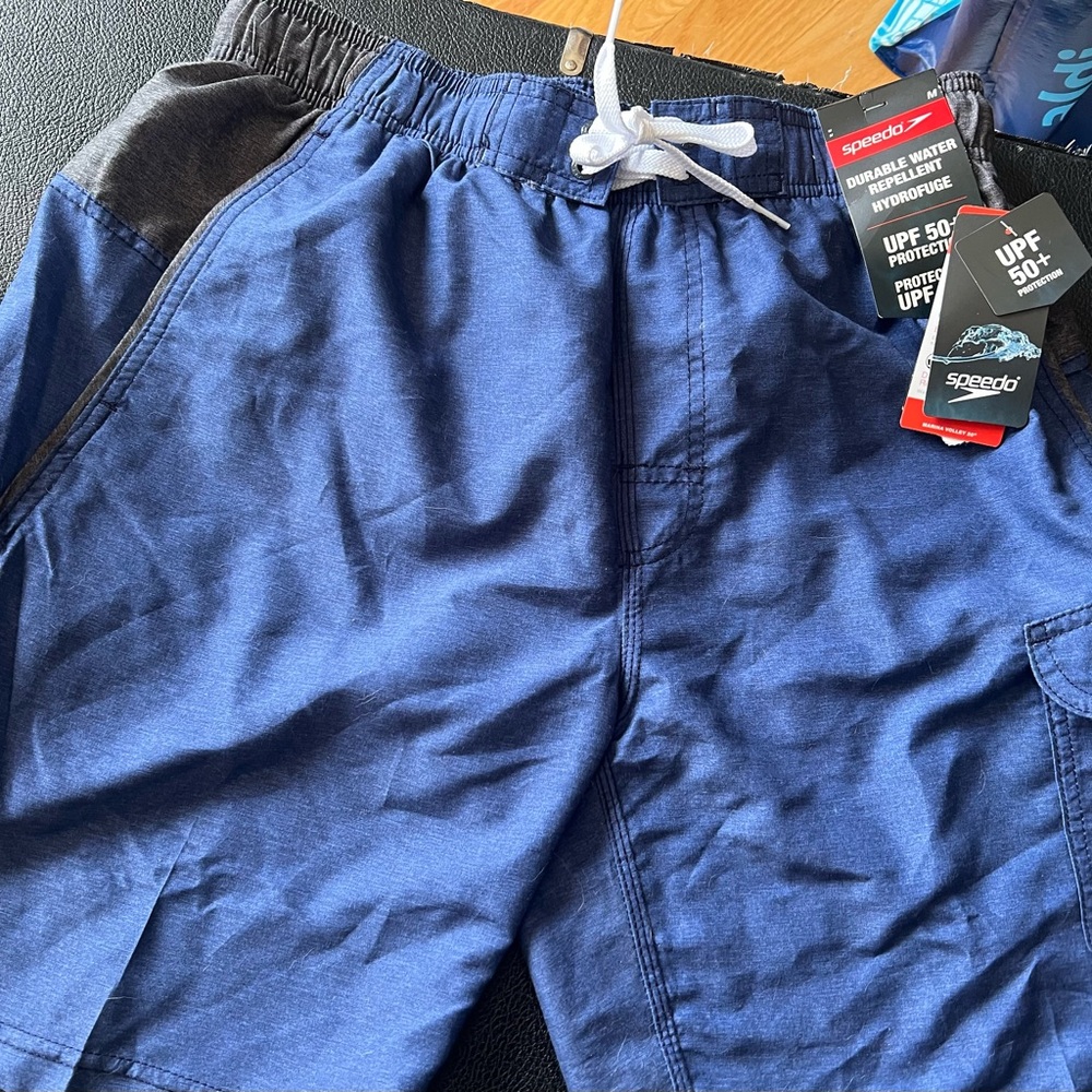 Speedo Men's Navy Blue Swim Trunks with Black Accents Size M